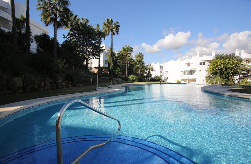 Estepona Golf Apartment Bagian luar foto
