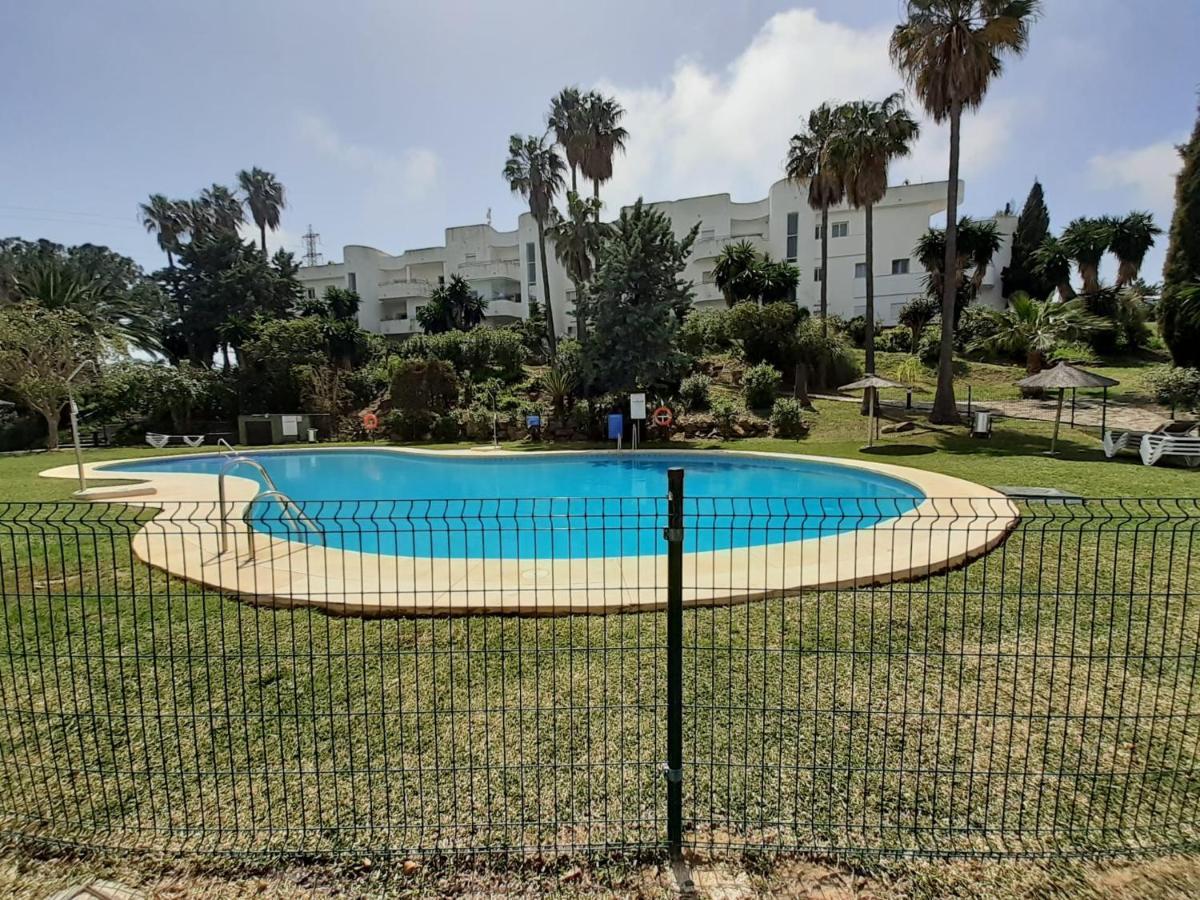 Estepona Golf Apartment Bagian luar foto